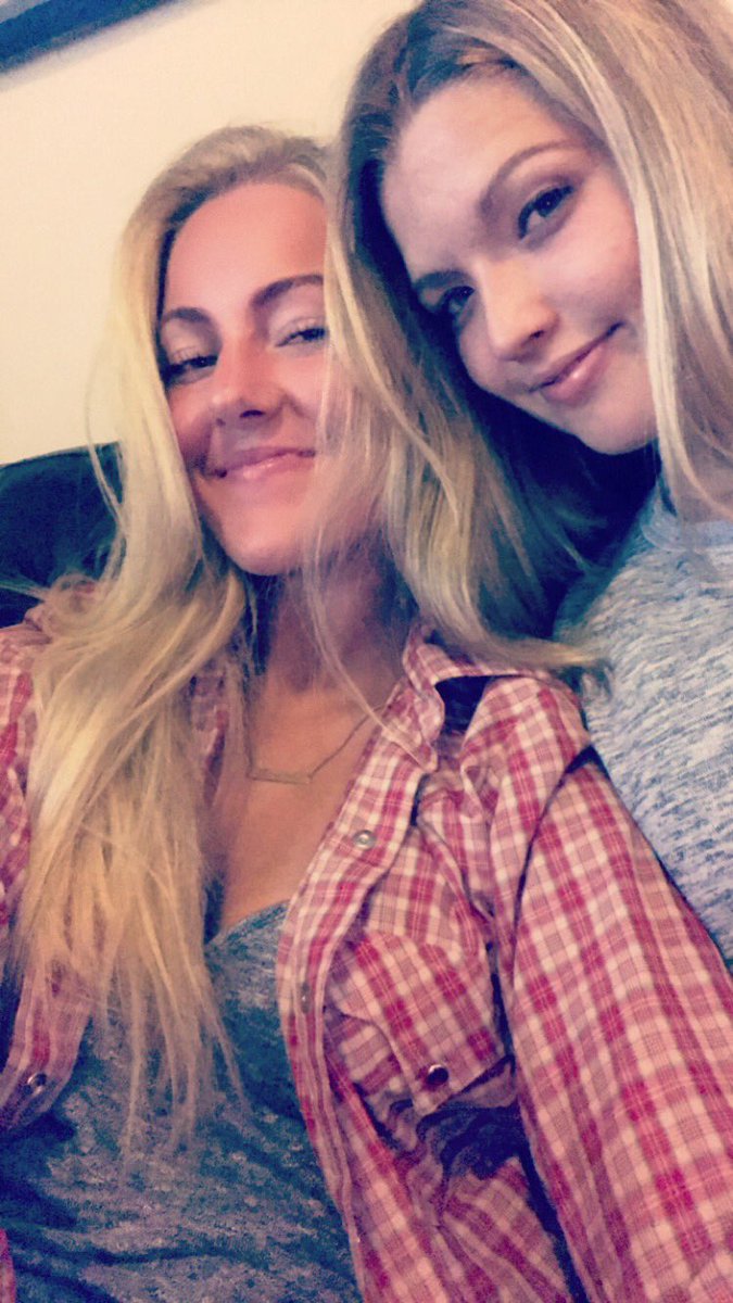 KayleeDuVall14's tweet photo. HAPPY BIRTHDAY to my AZ dancing queen!! 🌵💕 ily with my whole heart. You deserve the best day! @MadyPfleiderer https://t.co/Ua4RWuRIoi