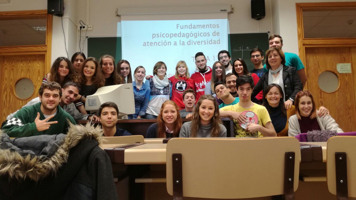 Davidbcburgos's tweet photo. Hoy ha sido la despedida de nuestra compañera y amiga Johanne, que vuelve a Alemania. Muchas suerte!! DANKE!! #div1617 https://t.co/j4nfSGiKaL