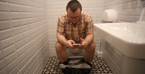 GamersRehab's tweet photo. Man with Angry Birds considers himself Hardcore Gamer https://t.co/MmlRBtgZxa https://t.co/cBBnAqjw3x
