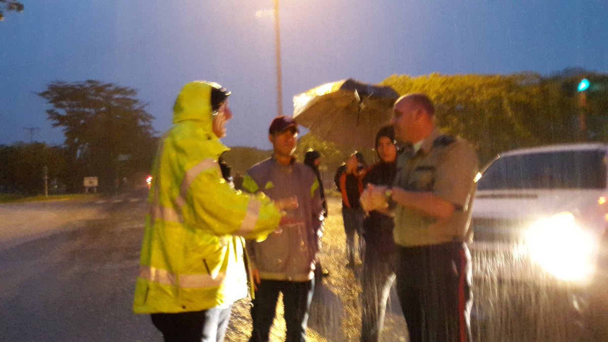 AmeliachPSUV's tweet photo. En Valencia y San Diego en 3 horas han caído 92 mm de lluvia, equivalente a un mes en periodo lluvioso. Alcaldes y PC trabajan coordinados https://t.co/LYtH2sMoIg
