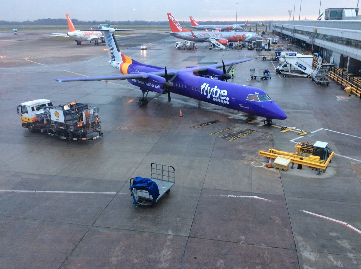 TheGrailHunter's tweet photo. A dull winter day @manairport waiting for my flight to Dallas to see @JohnCleese &amp; @EricIdle on tour. Looking forward to the show chaps! https://t.co/izLRVUdHpu
