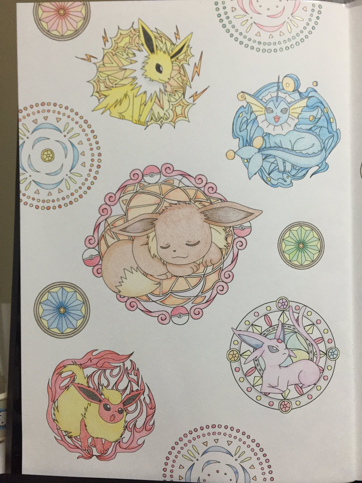 Noel Pipikkyu Twitterissa Showanote 塗り絵セレクション ポケモン お気に入りのページ塗れました ピピ 塗り絵セレクション ショウワノート ポケモン イーブイ 大人の塗り絵 T Co Hcoyik6z7a Twitter
