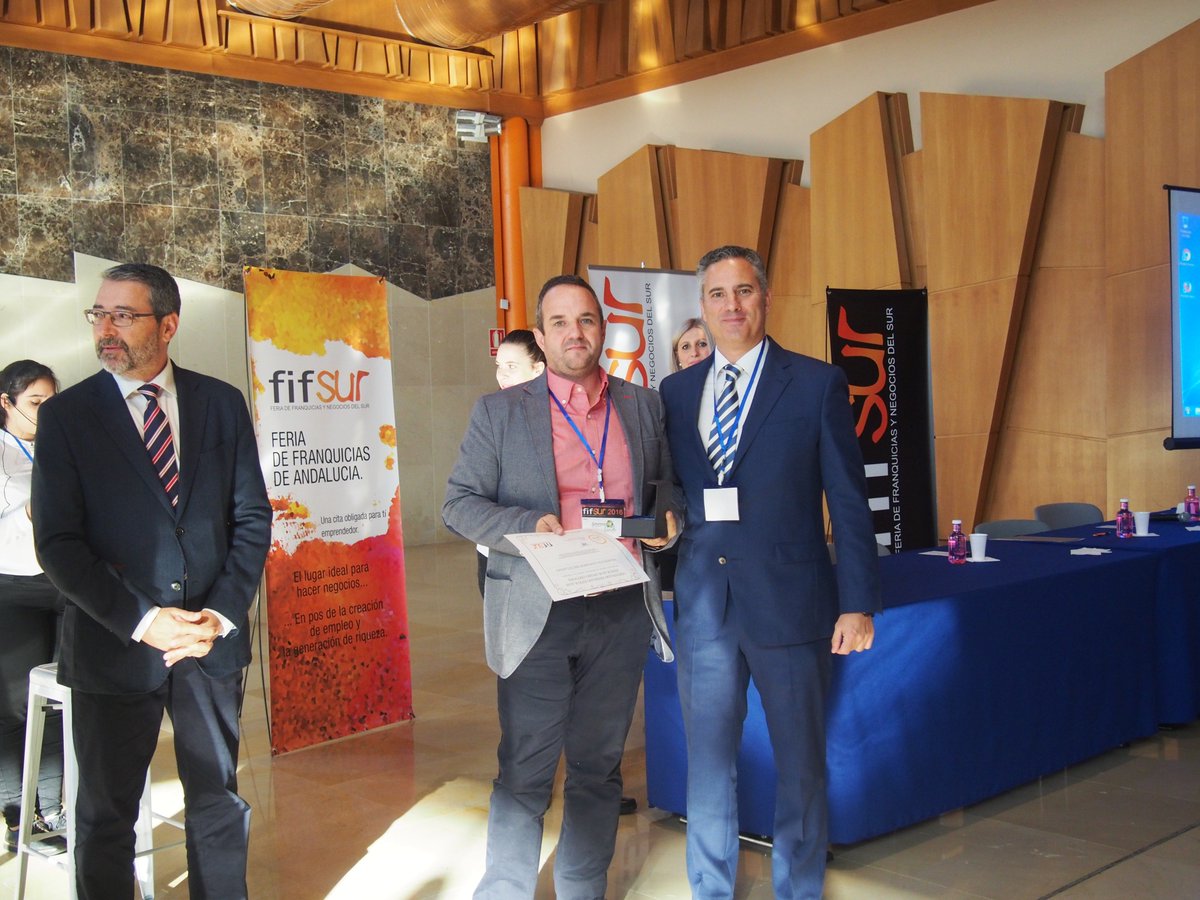 La franquicia <a href="/GANAMOSRECICLAN/">ganamos reciclando</a> fue galardonada en fifSUR como la #Franquicia innovadora con respeto al #medioambiente