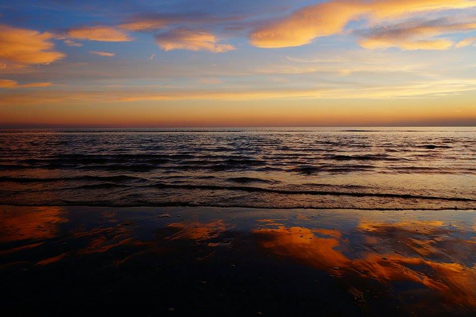 il_piccolo's tweet photo. Mare d'inverno: il tramonto di ieri a #Grado - foto della lettrice Terézia Hromjáková ;-) https://t.co/u5ZrY8sPjg
