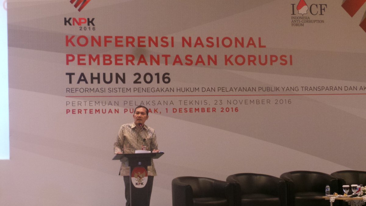 KPK_RI's tweet photo. Pimpinan KPK, Saut Situmorang, menutup Konferensi Nasional Pemberantasan Korupsi 2016 #KNPK2016 https://t.co/W01lduosxH