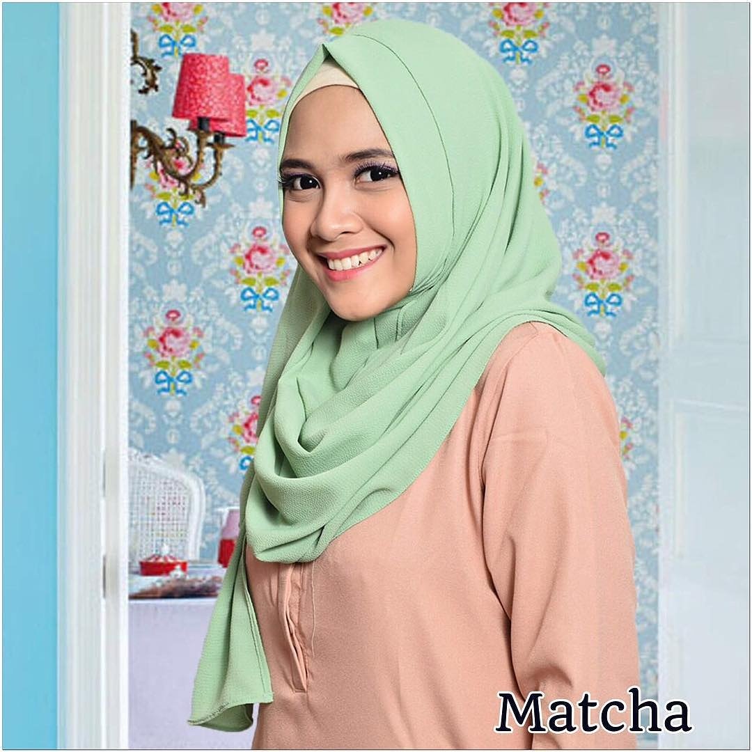 Gratis ongkos kirim hanya sampai besok
Jilbabnya masih bisa dipanjangkan sampai menutup dada.. 

Silahkan order via WA ya dear