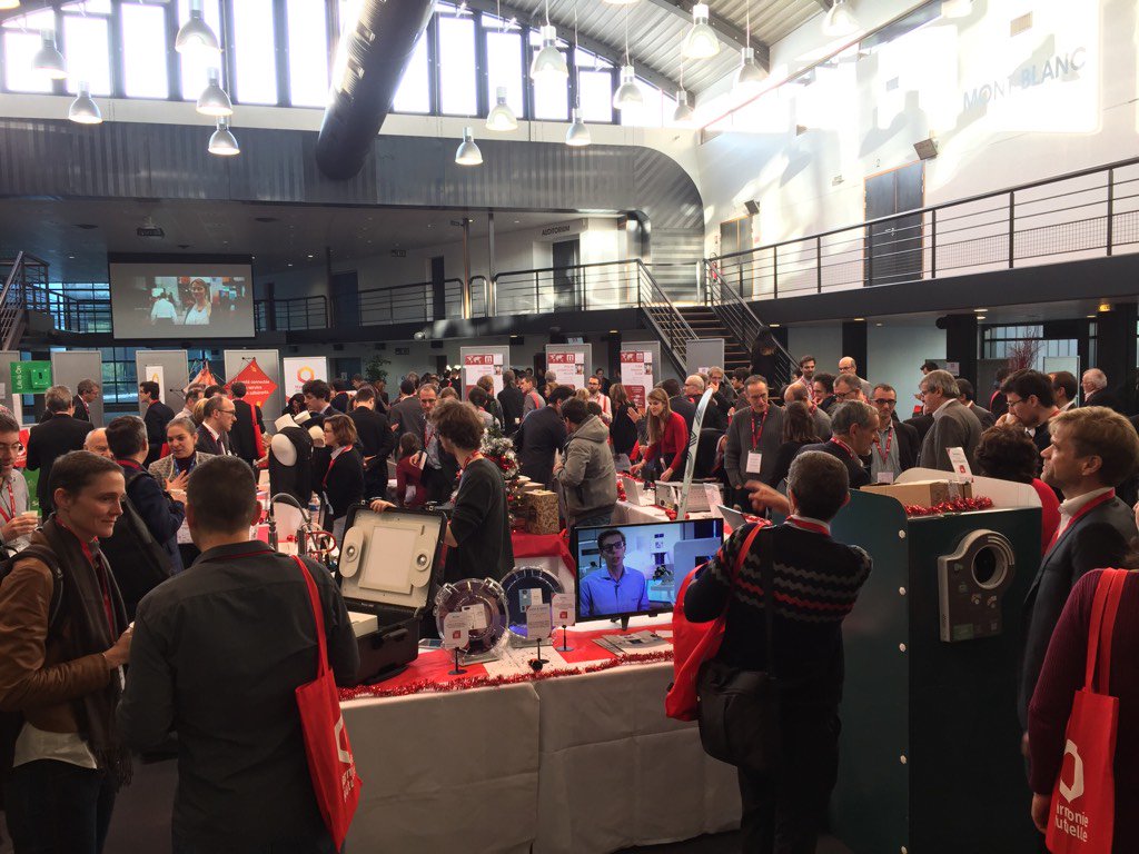 FTAlpsGrenoble's tweet photo. Aujourd'hui @Minalogic fait sa journée... et c'est donc aussi la fête de la @LaFrenchTech ! #Teamwork #PassFT https://t.co/elljPAcXdy