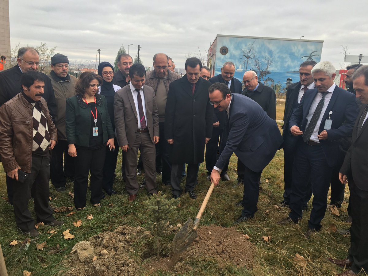 emrullahisler's tweet photo. Yenimahalle İlçe Başkanlığının düzenlediği "Fidan Dikme Törenine"katıldık. https://t.co/b2EYMA2VX2