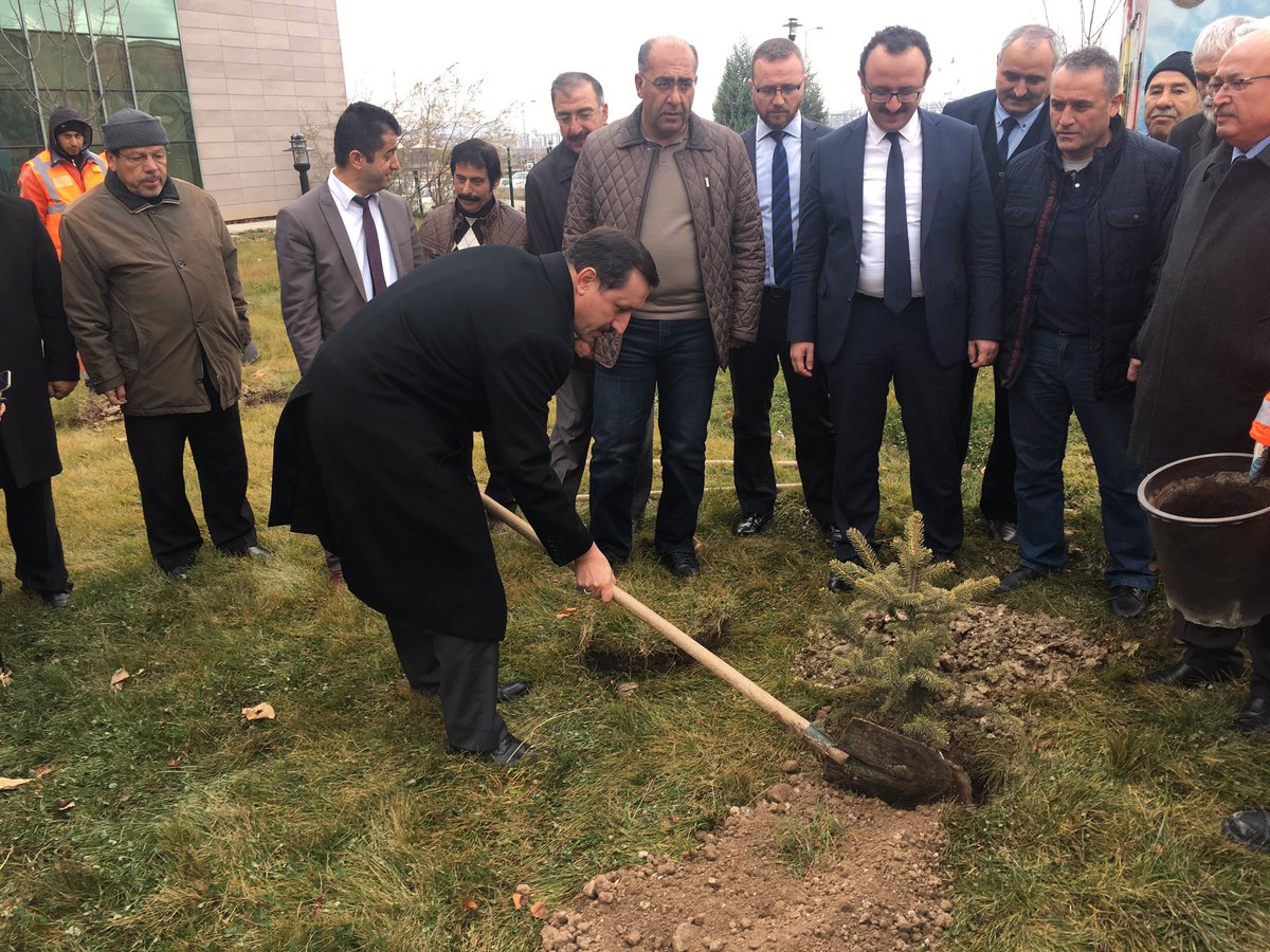 emrullahisler's tweet photo. Yenimahalle İlçe Başkanlığının düzenlediği "Fidan Dikme Törenine"katıldık. https://t.co/b2EYMA2VX2