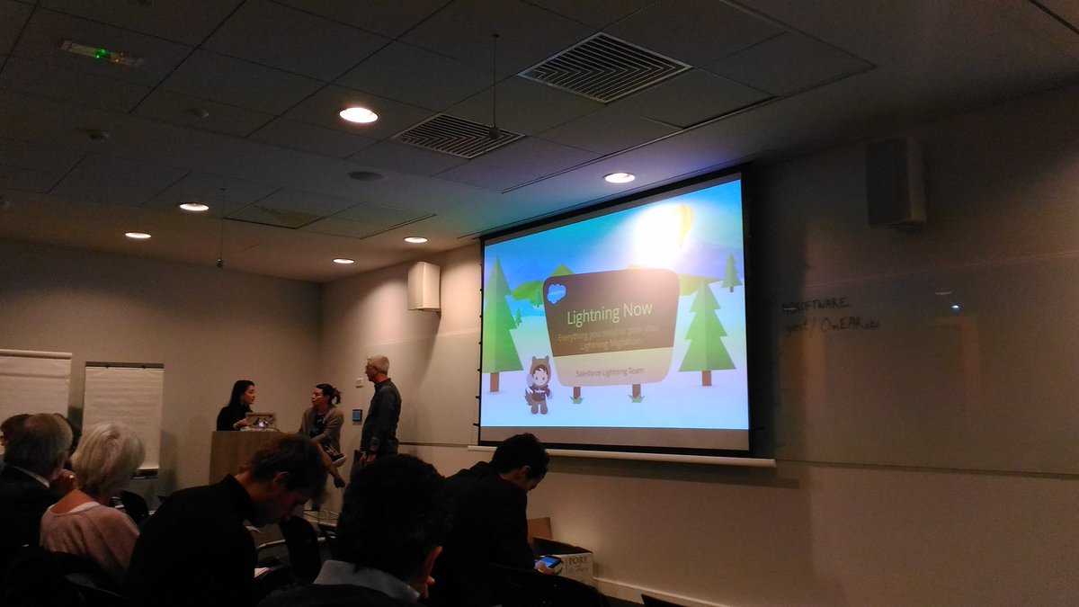 #lightningtour Paris <a href="/SalesforceFR/">Salesforce France</a>