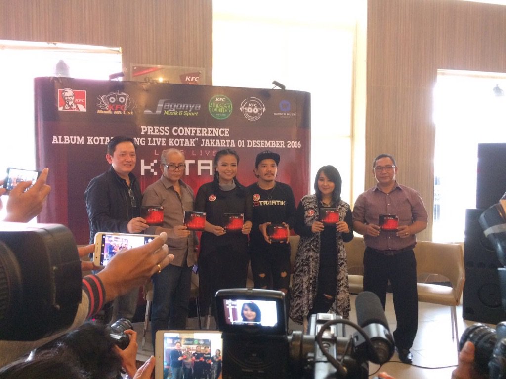 Suasana launching album Kotak "Long Live Kotak" di <a href="/KFCINDONESIA/">KFC Indonesia (Jagonya Ayam!)🔥</a> Kemang bersama <a href="/WarnerMusicID/">WarnerMusicID</a>