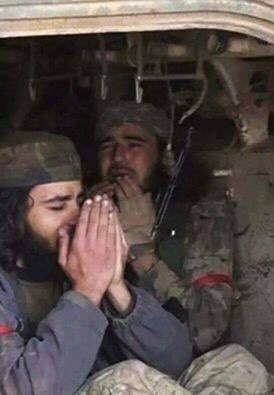 حصرة الدواعش ب #الموصل
الحمد لله .. الذي اهلكهم واخزاهم 👞👞
،
،
 #وما_ايامكم_الا_عدد
 #تغريدات_الى_الموصل 
 #معركة_الموصل