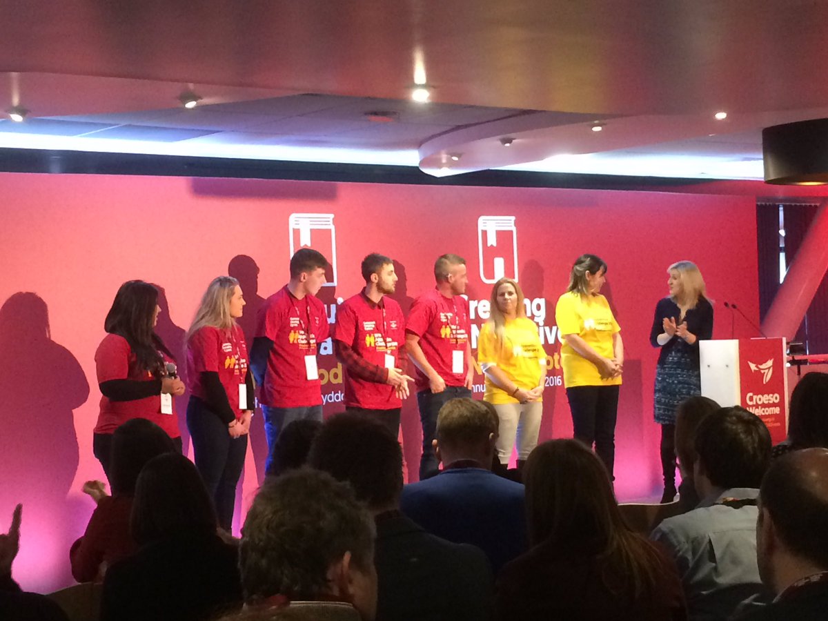 MichReid2014's tweet photo. #thenextchapter @SianLloydnews launches @CHCymru Welsh Apprentice Challenge 3 teams #teamwarrior #daffs&amp;drags &amp; #dragons https://t.co/XngZLn2Snt