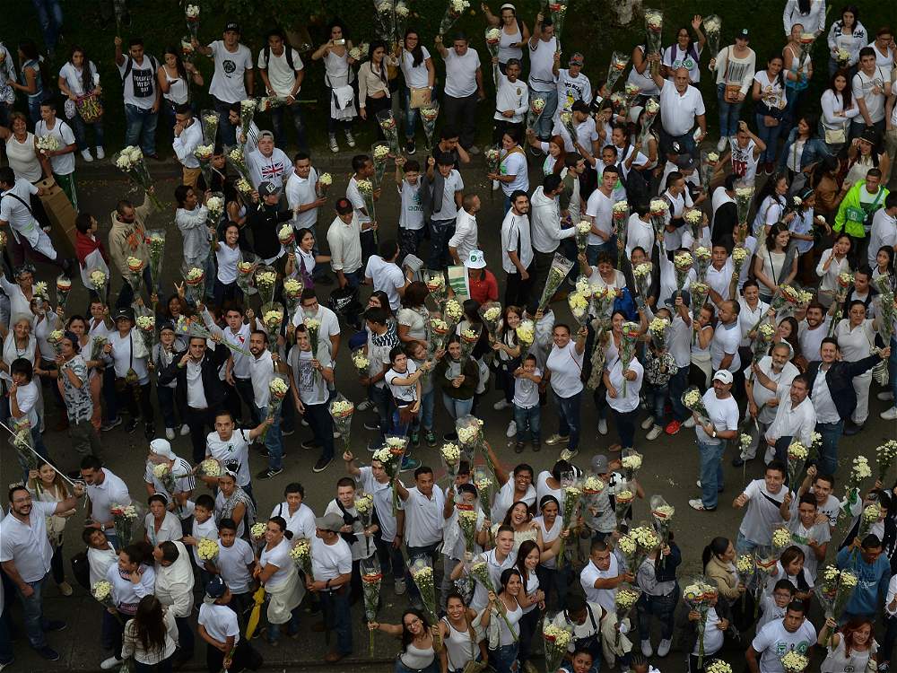 FALCAO's tweet image. En tiempos donde la solidaridad y la preocupación por los demás escasea lo que hizo el pueblo antioqueño retorna la fe y esperanza.