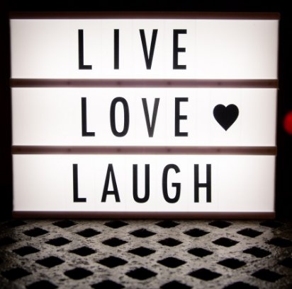 TheoPaphitis's tweet image. Today's #prize is this Cinematic Lightbox @robertdyas For chance 2 win, RT with #XmasTheoGiveaway &amp;amp; follow me! All entries by midnight! #win