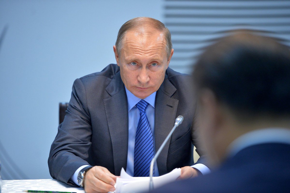 aooa_56's tweet photo. Путин выступит с посланием в 13-й раз. Впервые с посланием к депутатам и сенатором обращался первый президент России Ельцин в 1994 году. https://t.co/zrR1WGQ1ro