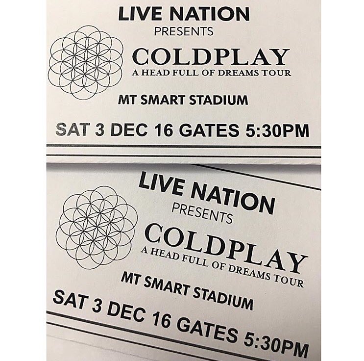 rizajoyish's tweet photo. @coldplay I gave in to my head full of dreams 💕 #coldplay2016 https://t.co/BNQh2rkm4M