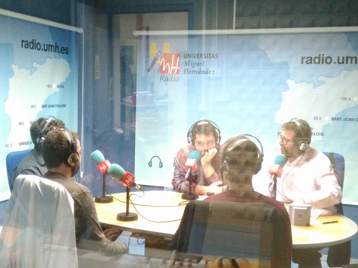 AlumniUMH's tweet photo. En directo #Electrónica y #Automática #Industrial https://t.co/qEiF0xlyA2 https://t.co/kMnP5CdmYu