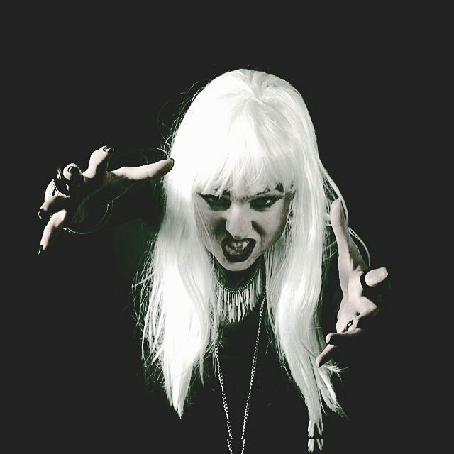 magick_studio's tweet photo. Ice

#model #wicca #wiccan #white #hair #witch #outfit #real #spooky #icequeen #supercool … https://t.co/AxQHSeHw4p https://t.co/UVjqi8mfzp