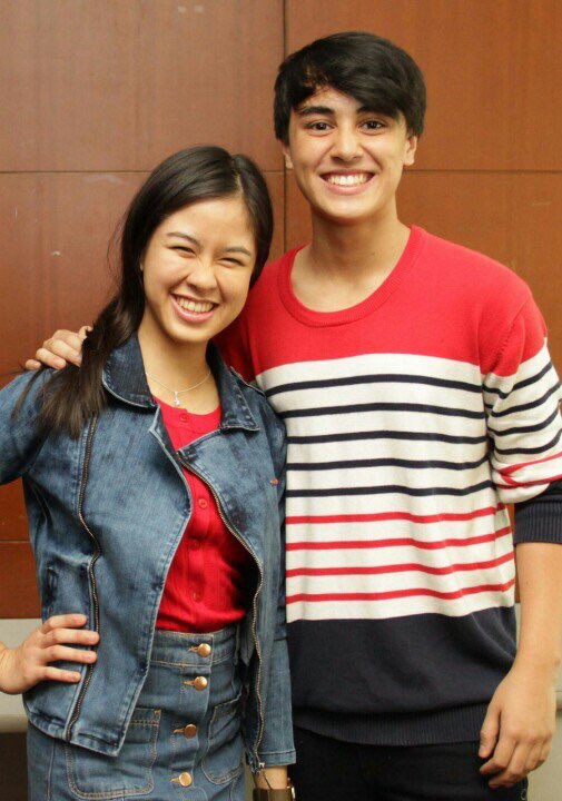 leahandayal's tweet photo. But ganon parang ayaw pakawalan ni boss kamay nya pero kay queen d lang kamay pati ngiti.
KISSWARD DecemBESTLoveteam https://t.co/VjyK5TGB3q