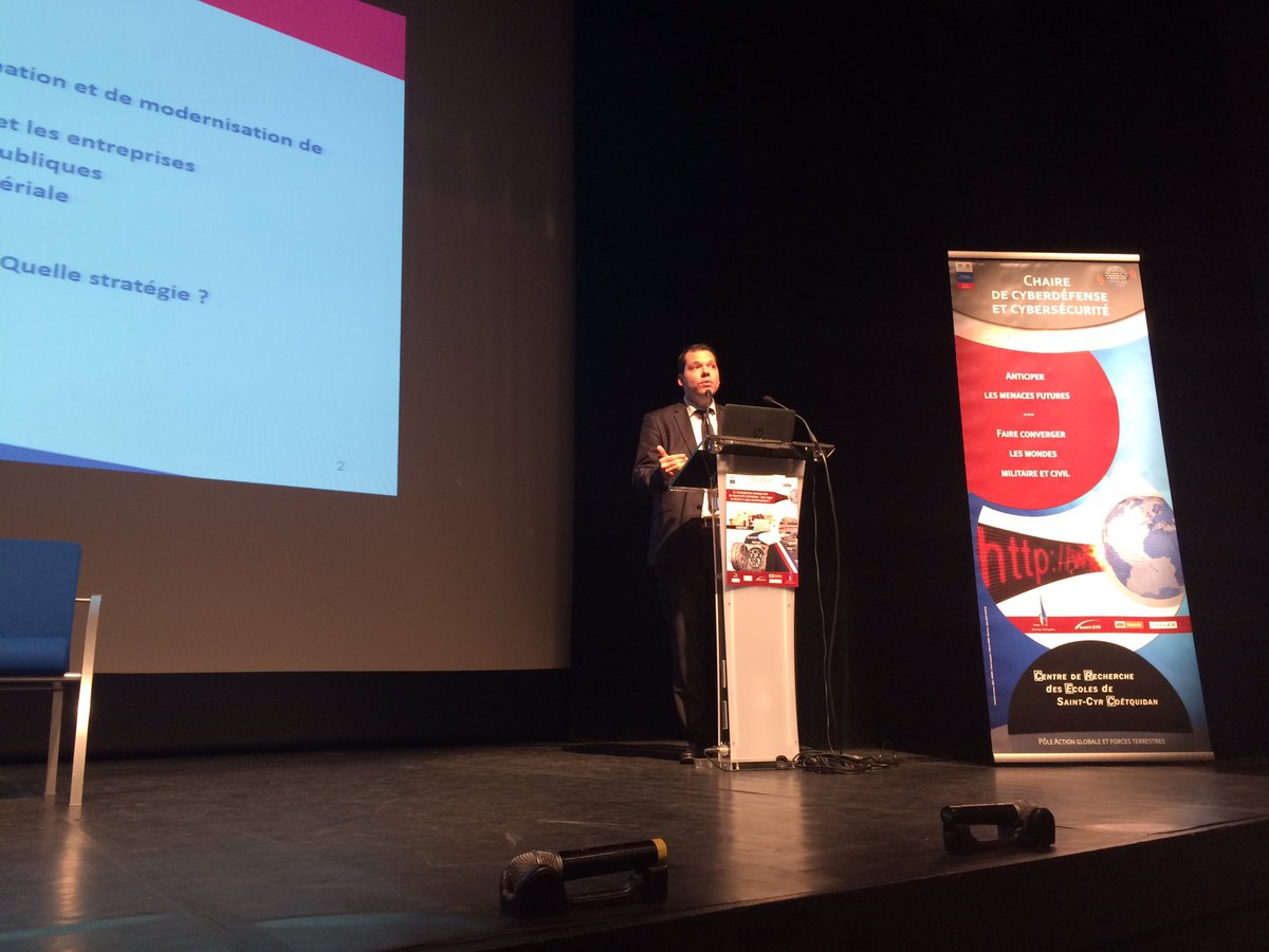 ALehenanff's tweet photo. Colloque sur #transformatiin #numerique #vannes @sg_map moteur dans accompagnement des collectivités pour modernisation administration https://t.co/UlrOSSWemz