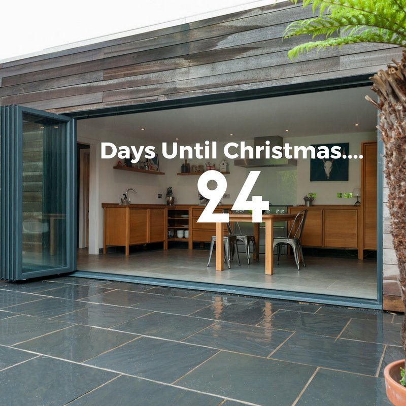 TWSGroupUK's tweet photo. It's the 1st of December and the countdown to Christmas had begun! #24daystogo https://t.co/zviIvNMX5L