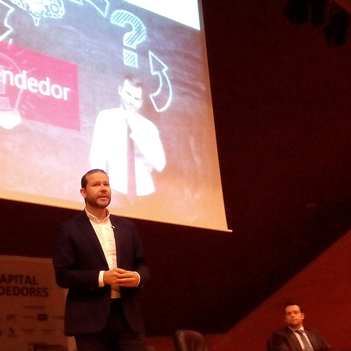 SeveBelmonte's tweet photo. Ahora #MarketingDigital con @sebaxtorres en #VforoABemprende
"¿Sabemos #comunica  nuestra idea de manera eficaz?" https://t.co/Wgr86j8R6G