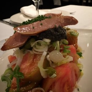 junglaradiovlc's tweet photo. Hoy #JUEVES en #Labuenaeconomia nos damos un capricho para el paladar con Borja del restaurante vasco @EasoBerri_vlc y la ginebra #Ginloe https://t.co/yMoMfTPu8z