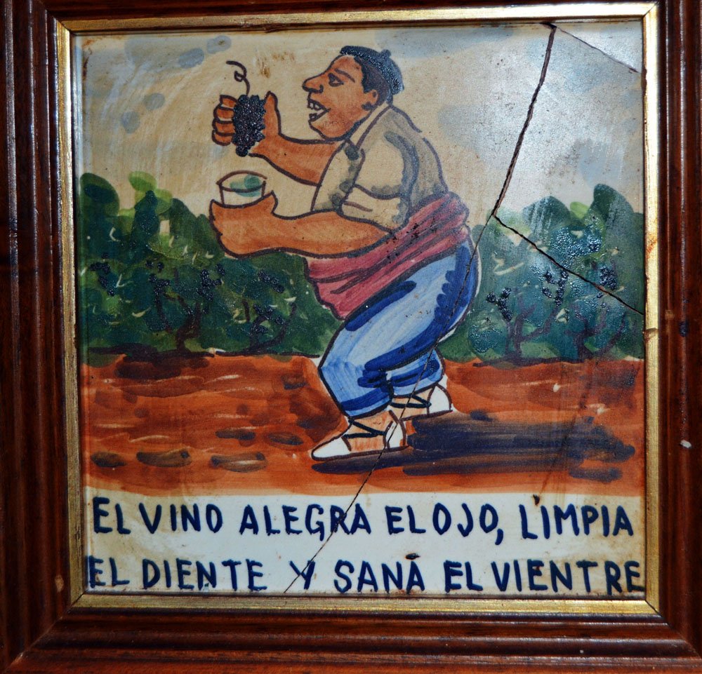 RutaBordon's tweet photo. #sugerencia en Rest. La Rana #benidorm "El vino alegra el ojo, limpia el diente y sana el vientre" https://t.co/hbFNcR2pov https://t.co/vZHPAfyX2d