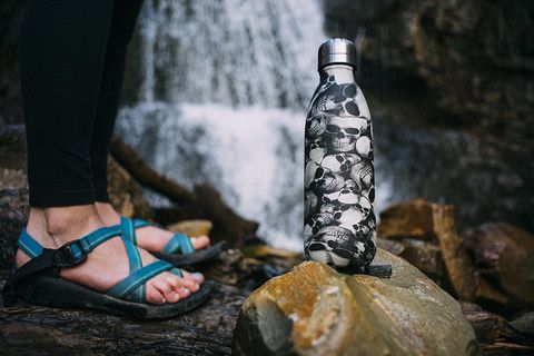 AtlaswareUSA's tweet photo. Shop skull printed #AtlaswareBottles and show off your quirky sense of fashion: https://t.co/RyVZ2VZh7L https://t.co/IrEw7WcKBQ