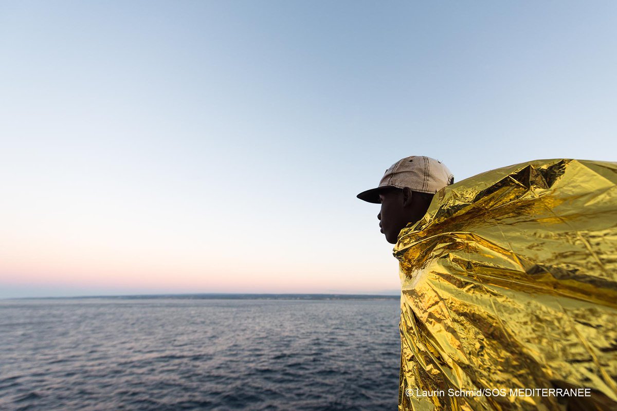 SOSMedFrance's tweet photo. L'#Aquarius a repris la mer, direction la zone de sauvetage. Pas de temps à perdre, malgré l'hiver, les traversées se poursuivent! https://t.co/YvWA1uB8nL
