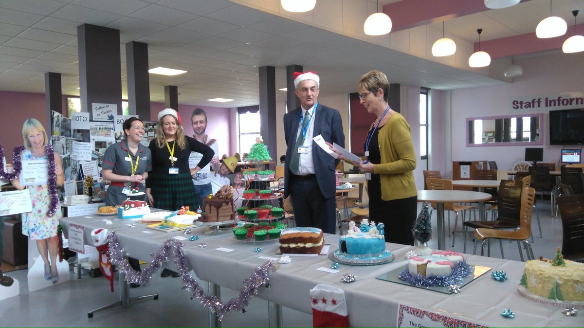 RoaringNurse's tweet photo. WOW!! 😍 All cakes 🎂 from the @JamesPagetNHS 🏥 #bakeoff 🍰competition look AMAZING!! 👏🏻👏🏻👏🏻 Well done everyone!! I'm so #proudofthepaget 😃 https://t.co/iiJNFDJZxc