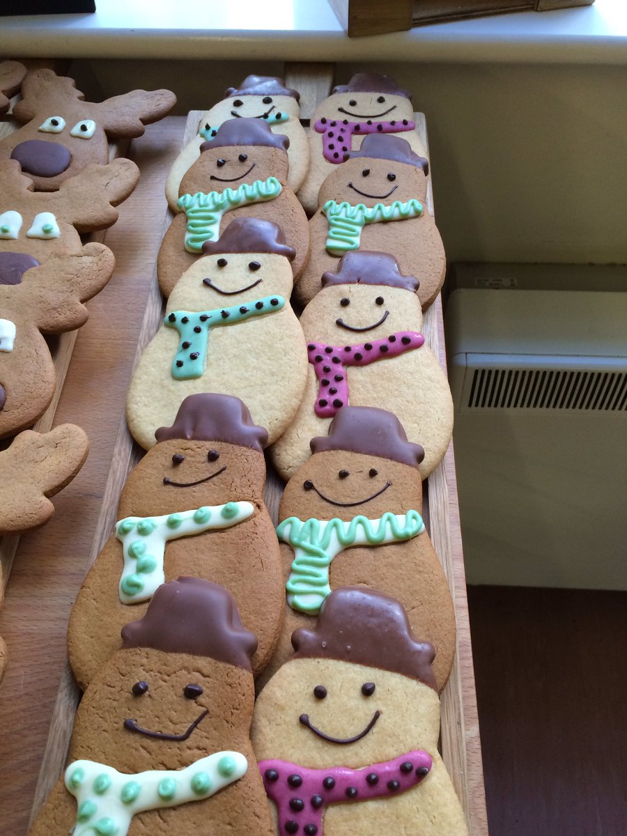 Deeloubie's tweet photo. Some of our 1st day of Xmas treats! @Craig_HH_ @clarehutch1978 @HolroydHowe https://t.co/LNOiTQMVAR