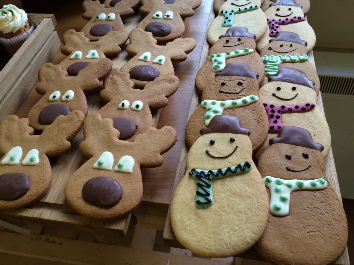 Deeloubie's tweet photo. Some of our 1st day of Xmas treats! @Craig_HH_ @clarehutch1978 @HolroydHowe https://t.co/LNOiTQMVAR