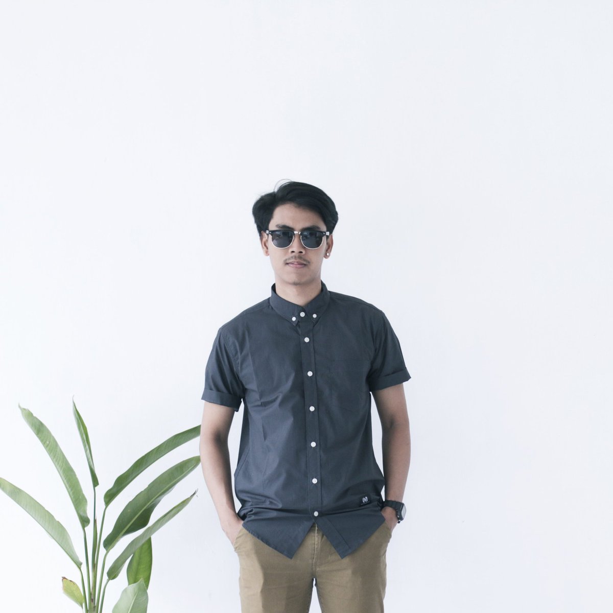 Shirt "Darc" | Chat us &amp; let's shopping here Line@ Official: <a href="/nesiasupplyco/">Nesia Supply Co.</a>

#nesiasupplyco #lessismore