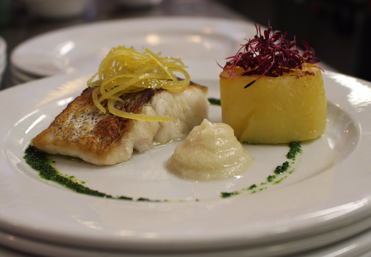 Seared #hake, #fondant potato, #artichokes purée &amp; candied #lemon 👍 team work <a href="/MarlenaLigocka/">Marlena Ligocka</a> 🎥 will follow soon 😀 @ServestFoodCo <a href="/ExtSharon/">Sharon Siggers</a>