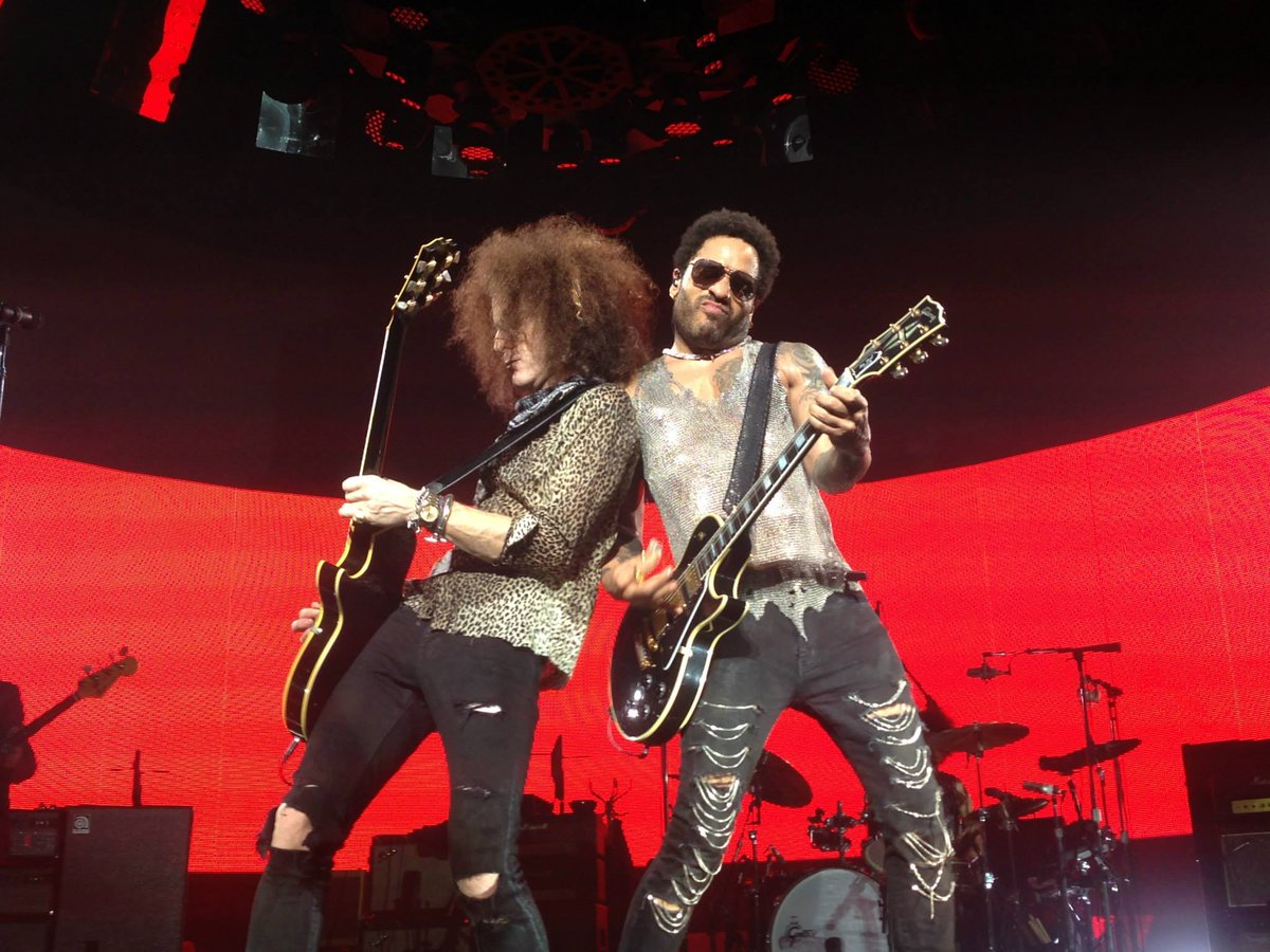 LKravitzOnline's tweet photo. #tbt @LennyKravitz 2014.12.01 #Marseille #LeDome #France #StrutTour #lennykravitz #LKonlinefanpics #LKONLINE https://t.co/n2yVJBq8RX