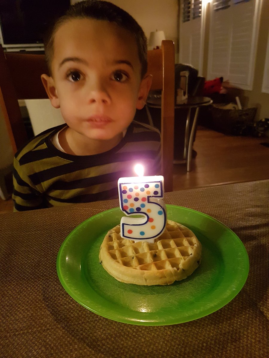 mlasala14's tweet photo. This little munchkin is 5 today...Happy Birthday Teo! #mylove #mystinker #MyEverything https://t.co/YbUiroflDc
