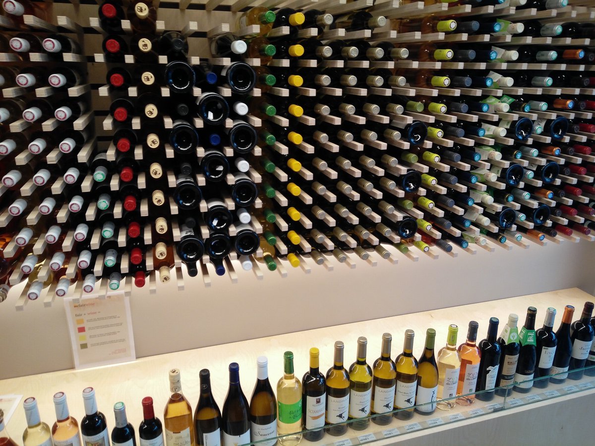 leikat_'s tweet photo. große Bio-Wein-Auswahl in meinem neuen Stamm-Bioladen "Origin'o"  in Hasselt #fair #organic #Belgien #biotrendscout @ja_natuerlich https://t.co/0u9NofILOL