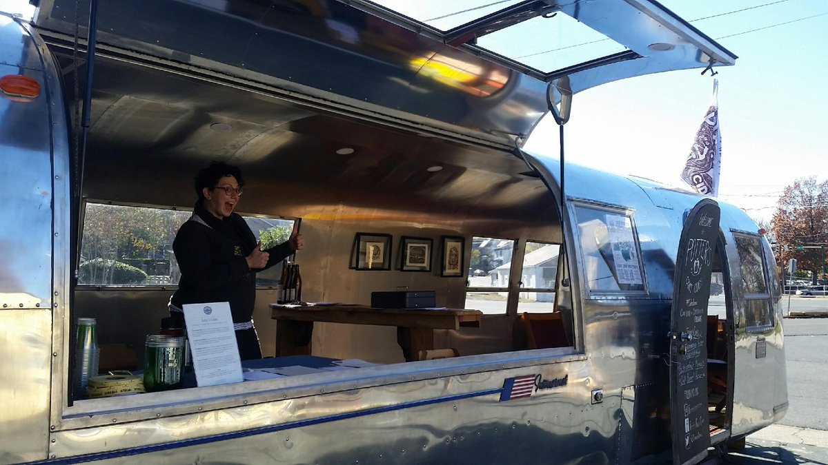 PottersCider's tweet photo. We're #Ciderstreaming next to #GreenwoodGourmet Sat &amp; Sun 12-4pm. Come see us! https://t.co/ijbv9oAR6g #Ciderstream #Airstream #PourPotters https://t.co/GttaH4mw5o
