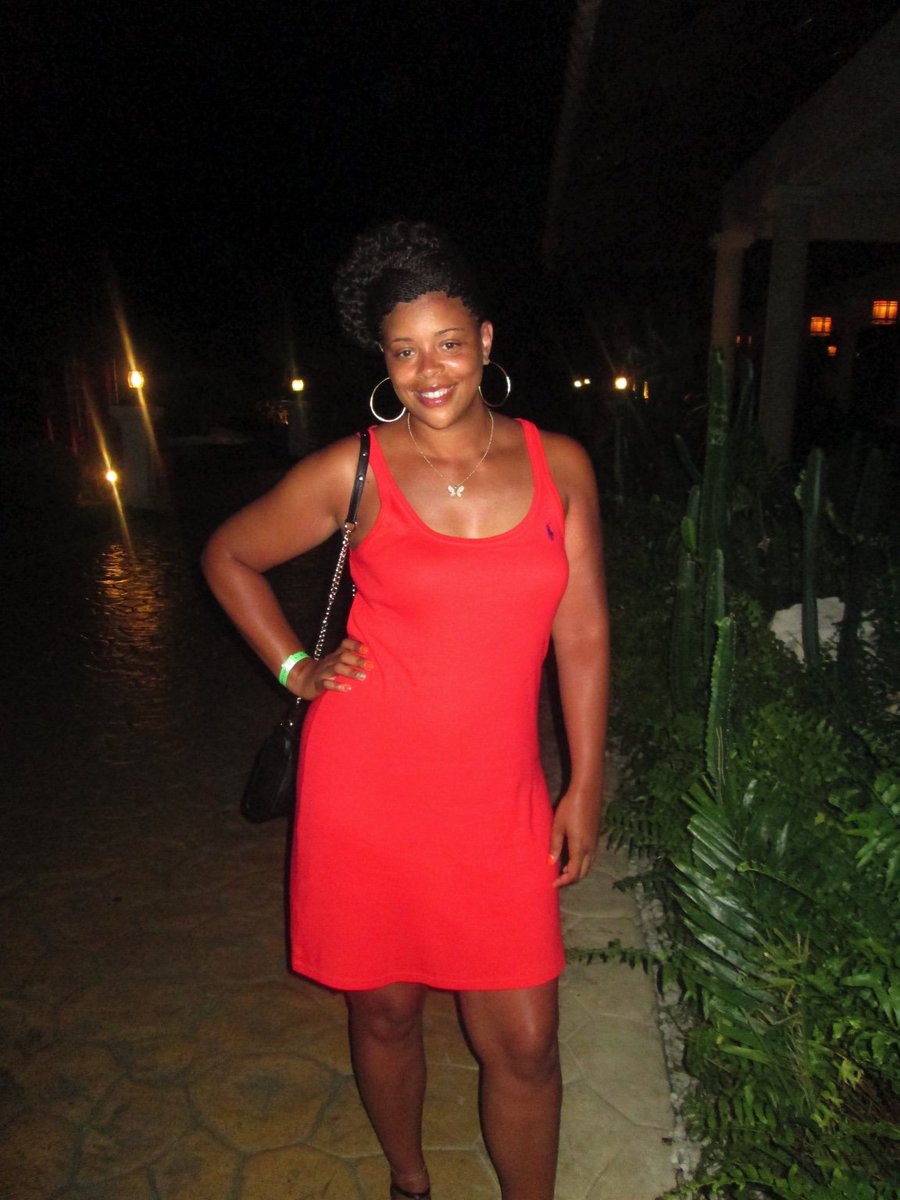mymy13's tweet photo. #TBT I was almost as red as the dress #DR2013 https://t.co/BncrvujGzz