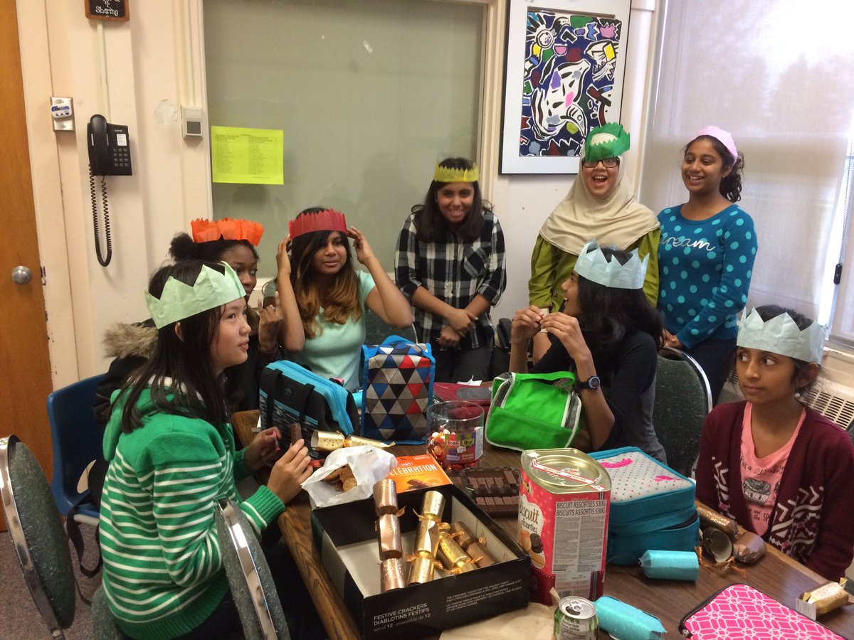 MaajaWentz's tweet photo. @NaNoWriMo @NaNoWriMoYWP TGIO party 🎉 in library @VPstamatopoulos @aleeyaali97 https://t.co/eNZPgxAloN