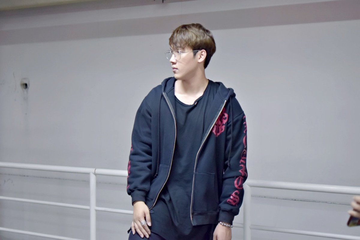 molnoknoy's tweet photo. นิ่งเป็นหลับ ขยับเป็น....😁 #KS #01DEC16 https://t.co/VTrF6EpI2r