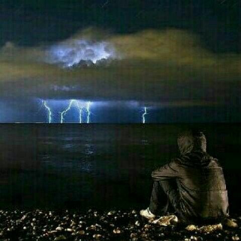 HATEM_H9's tweet photo. .           
 م عاد يغرينا ﺎلهوئ وﺎلصداقا ت
 كل ﺎلاماني : ف ﺎلمحبين خابتء 💔
. https://t.co/hc5fb27lBb
