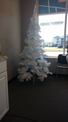Sight2See2's tweet photo. Getting festive over here in Carrollton today! Thank you for letting us serve your community &amp; Happy Holidays! #merryxmas #tree #festive https://t.co/G0mVpndDS7