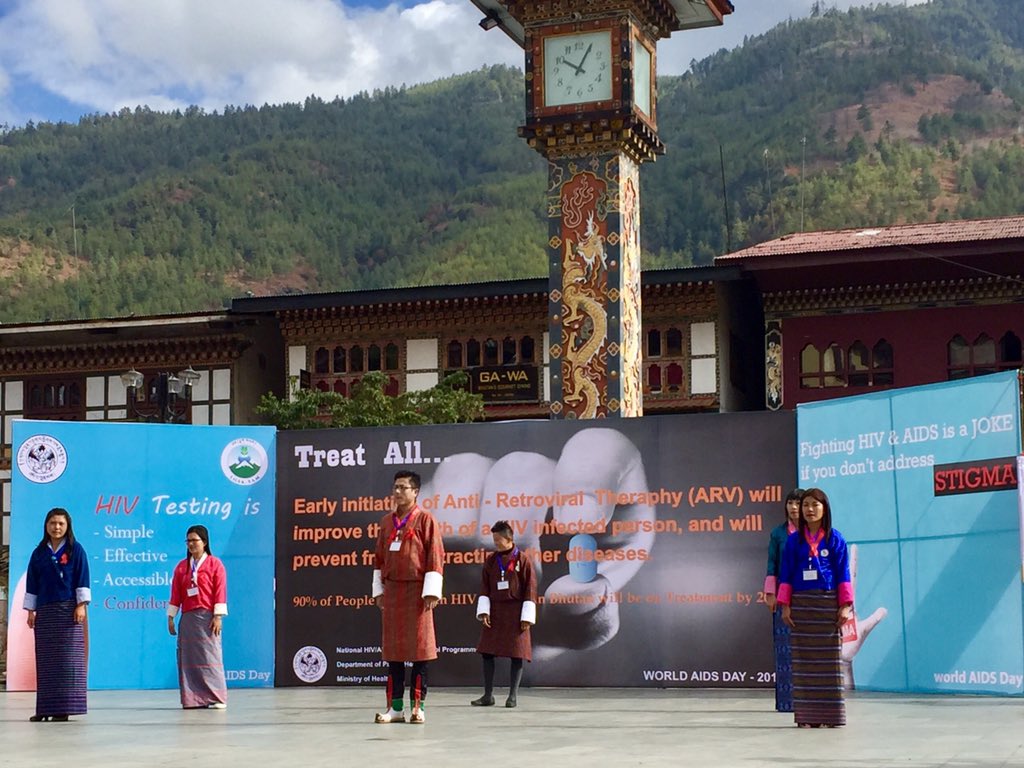 Dwangdi08's tweet photo. Hugging &amp; kissing will not spread HIV ... Ignorance will - #WorldAidsDay #Thimphu. https://t.co/Iu0W0hYhIG