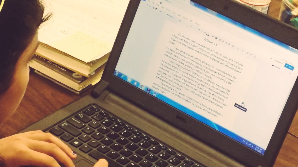 StacieHong's tweet photo. Publishing our dream job expository essays using Google Docs.💻📝#alieftech https://t.co/Vtf4i3wzxP