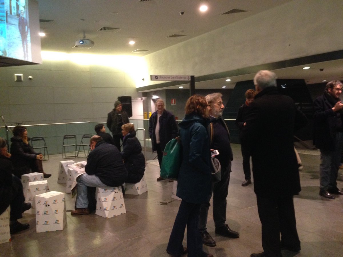 Moving_Culture's tweet photo. Tutto pronto per la presentazione di #Politeama il primo tomanzo di #Amelio @MusilBrescia @Librimondadori #movingculturebox https://t.co/nD4Dxs0syj