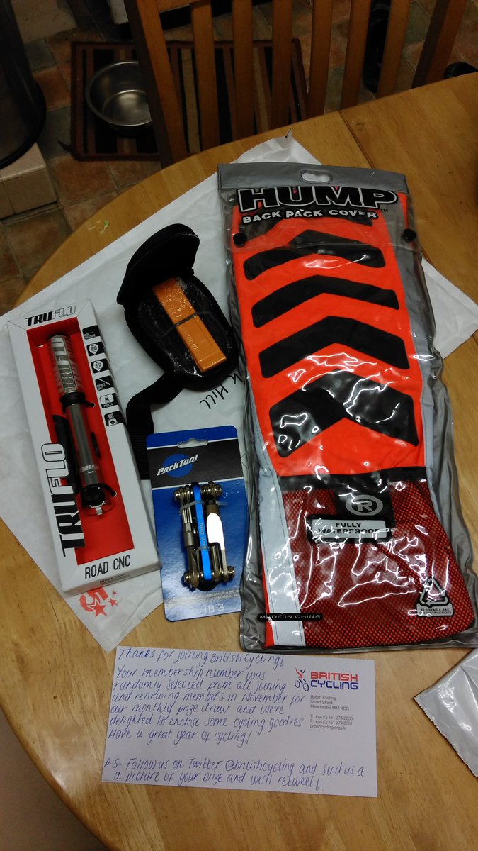 LukeRyan37's tweet photo. Massive thanks to @BritishCycling for this lot after winning their monthly prize draw👍 #parktool #hump #truflo #continentaltyres https://t.co/ObkIhOsYCA