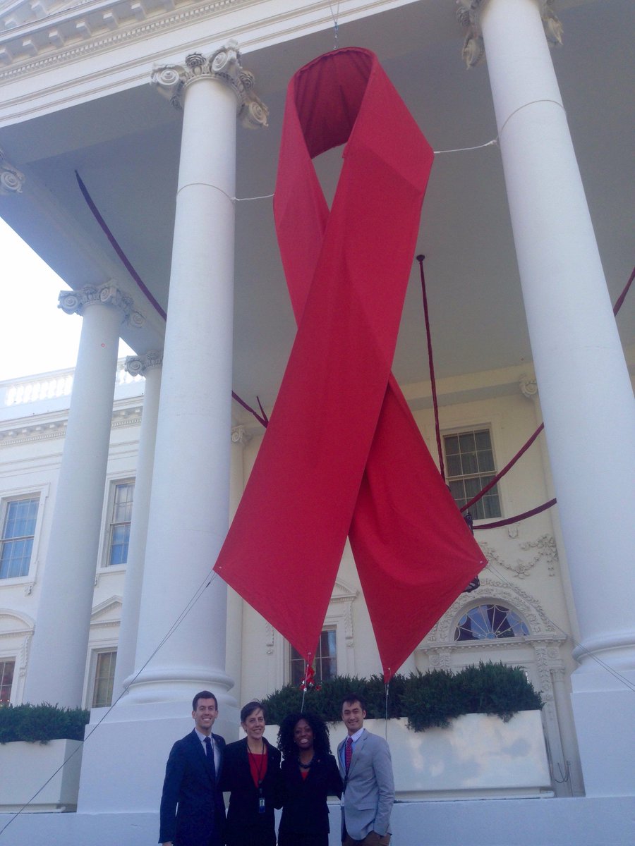On #WorldAIDSday, ONAP team celebrates 8 years of #progress &amp; the incredible honor to serve people affected by #HIV from the <a href="/WhiteHouse/">The White House</a>.